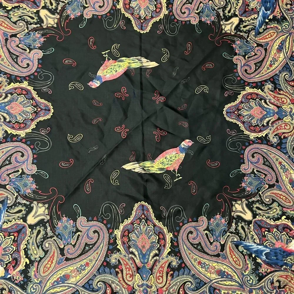 Beautiful vintage Women’s Sunkyung Sa bird Paisley Vtg SILK Scarf